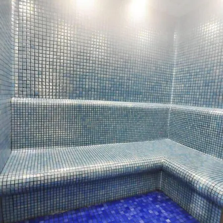 Gorgeous Corner Deluxe 1bd Condopoolviews! #133 *