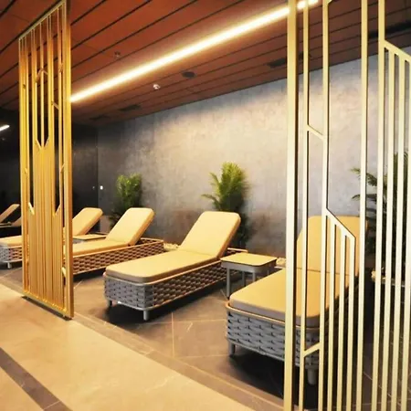 Gorgeous Corner Deluxe 1bd Condopoolviews! #133 * Istanboel